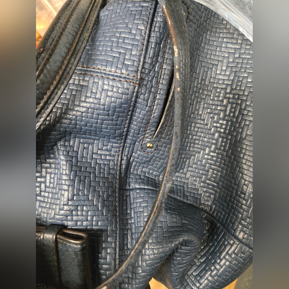 B. Makowsky Genuine Leather Slouch Hobo Shouder Bag And Card Case Textured Blue - Picture 12 of 13